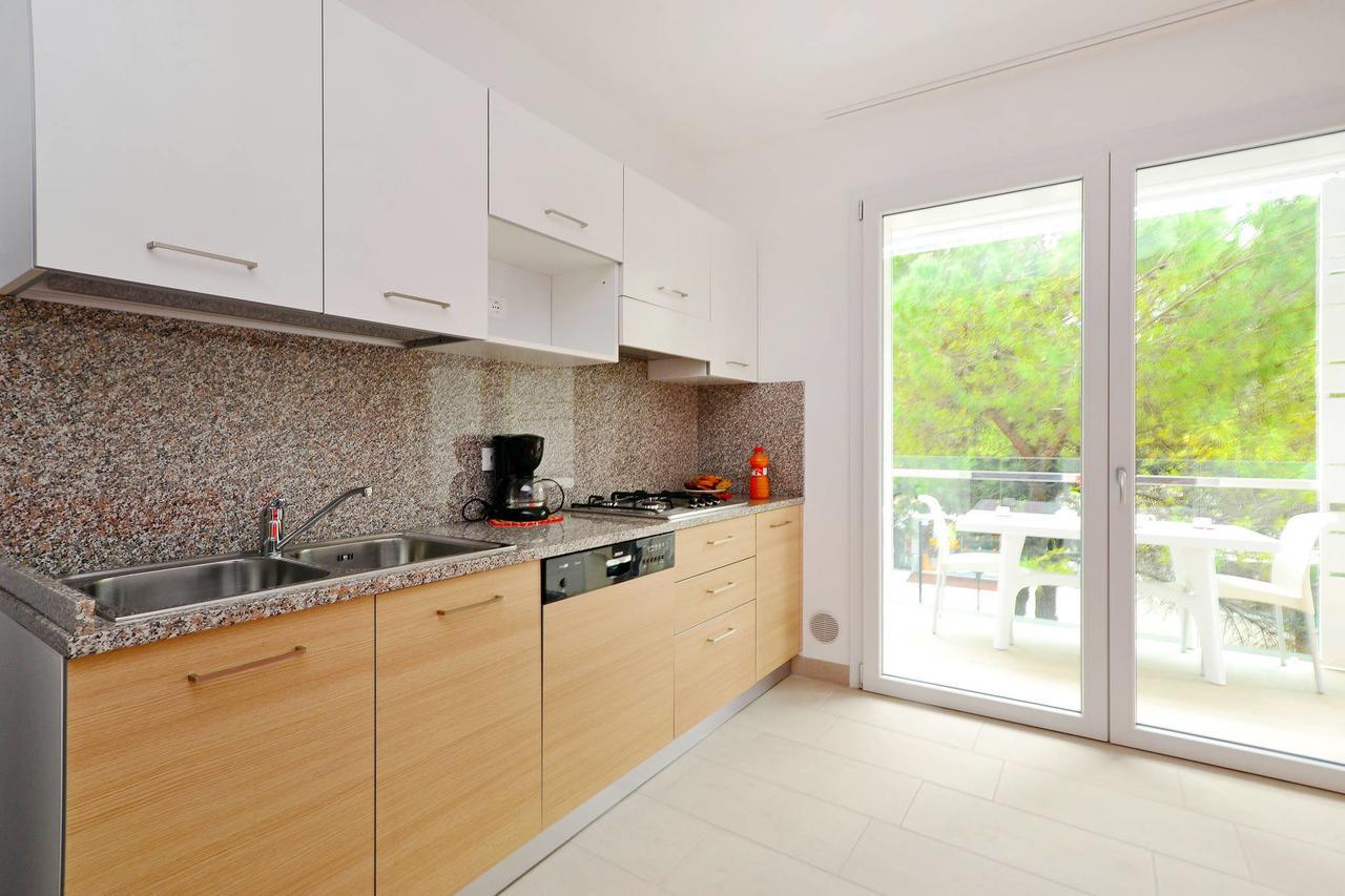 Apartment Fiore-2 By Interhome Lignano Sabbiadoro Eksteriør billede